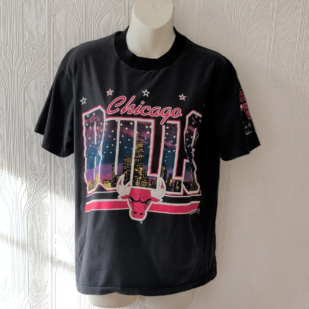 VINTAGE Chicago Bulls Black Graphic T-Shirt 1993-1994